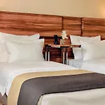 Hotel Plaza 4*