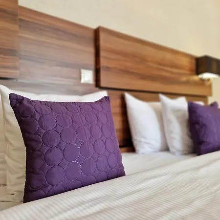 Hotel Plaza 4*