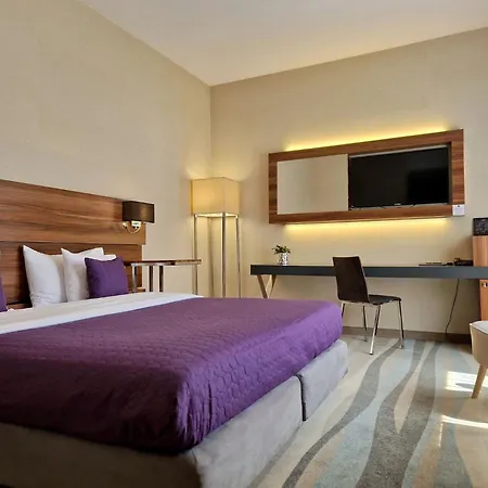 Plaza Hotel Warsaw