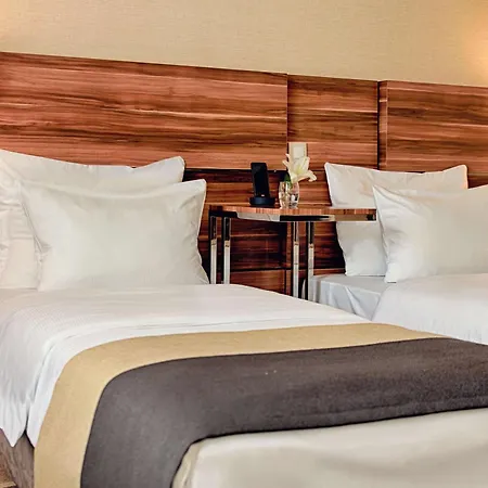 Hotel Plaza 4*
