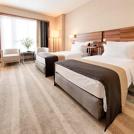 Plaza 4* Warsaw