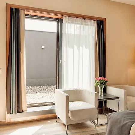 Otel Plaza Varşova