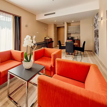 Plaza Otel 4*