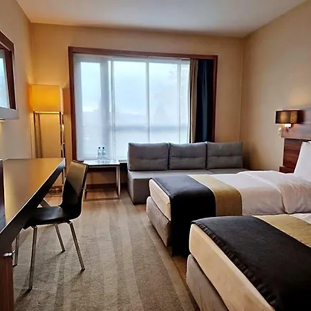 Plaza 4* Βαρσοβία