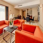 Plaza Hotel 4*