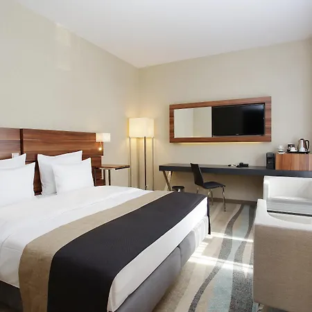 Plaza 4* Warsaw