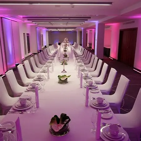 Hotel Plaza 4*