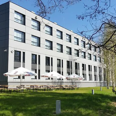 Plaza 4* Warsaw