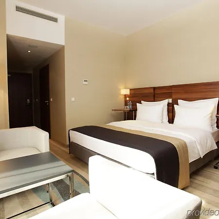 Hotel Plaza 4*